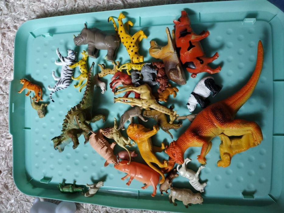 dinozaury zwierzęta figurki