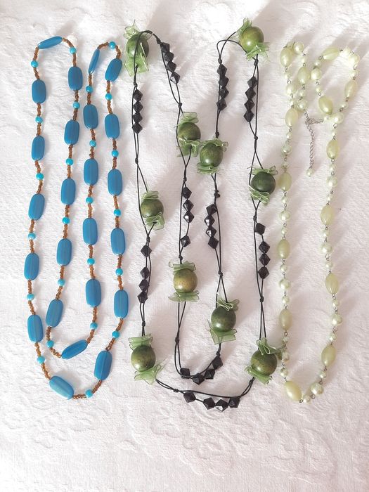 Colares,  conjunto de três