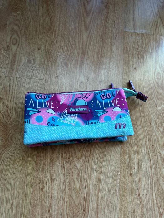 Mochila, base com rodas e estojo