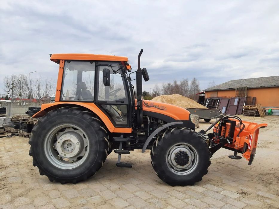 Pronar Zefir 85k  Ciągnik ZEFIR 85K Pronar wraz z płygiem