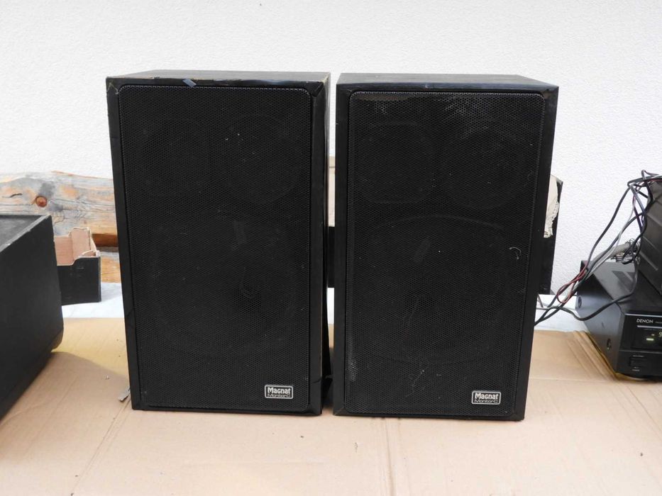 Obudowy kolumn skrzynki Magnat Monitor C