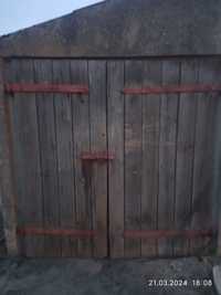Wrota drzwi drewniane garażu