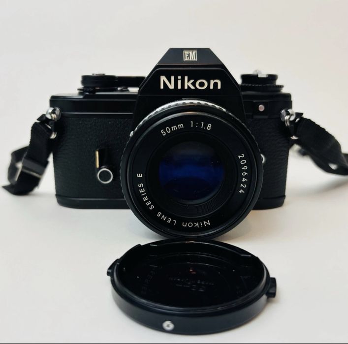Nikon EM - 35mm Film Camera + Lente Nikon 50mm f1.8