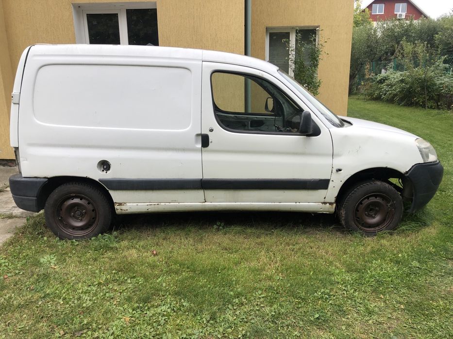 Продам пежо партер 1.9д без двтгуна та коробки нова резина