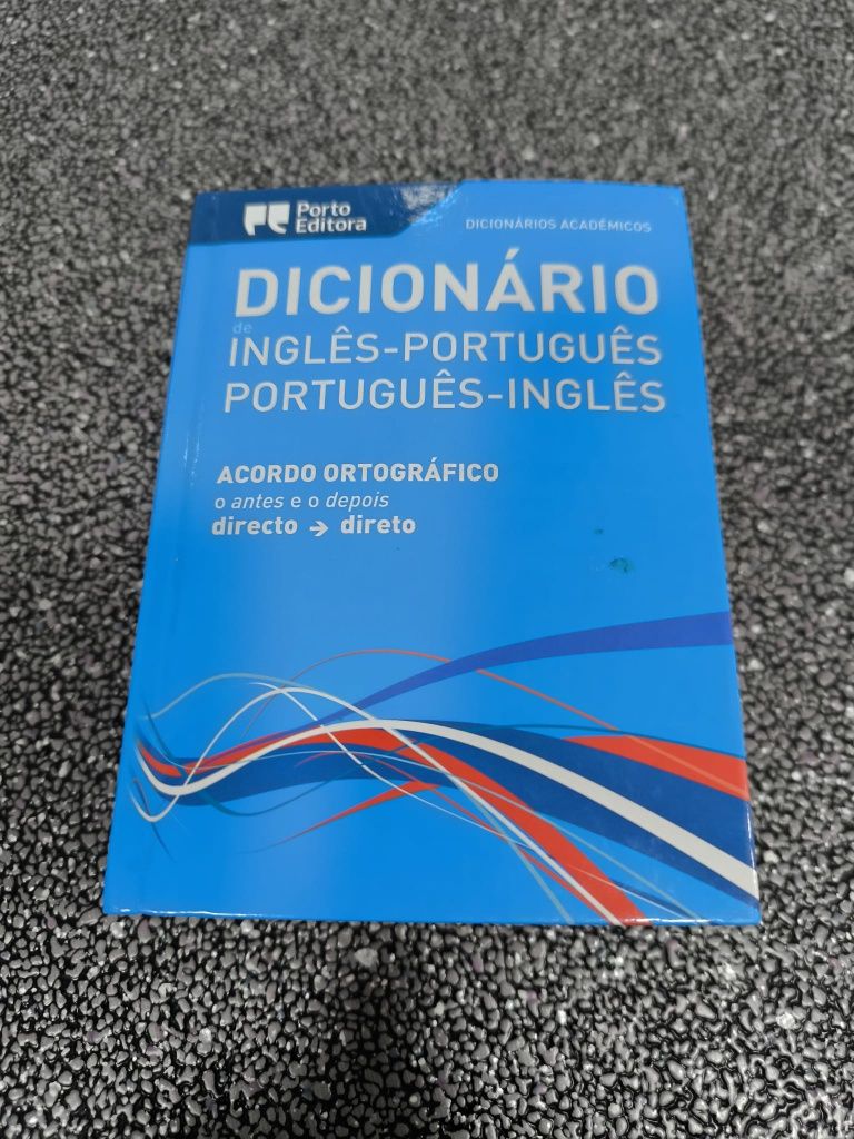 Dicionário de " Inglês -Português e " Português - Inglês,  P. Editora.