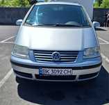 Сімейне авто Volkswagen Sharan