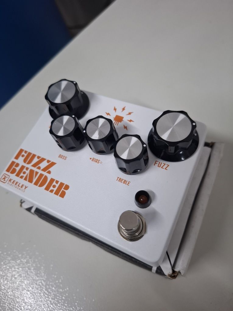 Pedais de guitarra Thorpy/Fulltone/Keeley
