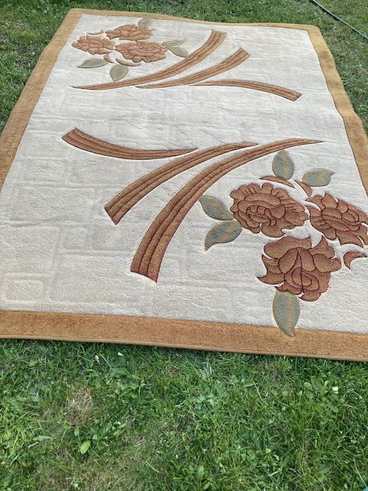 Dywan beżowo brazowy