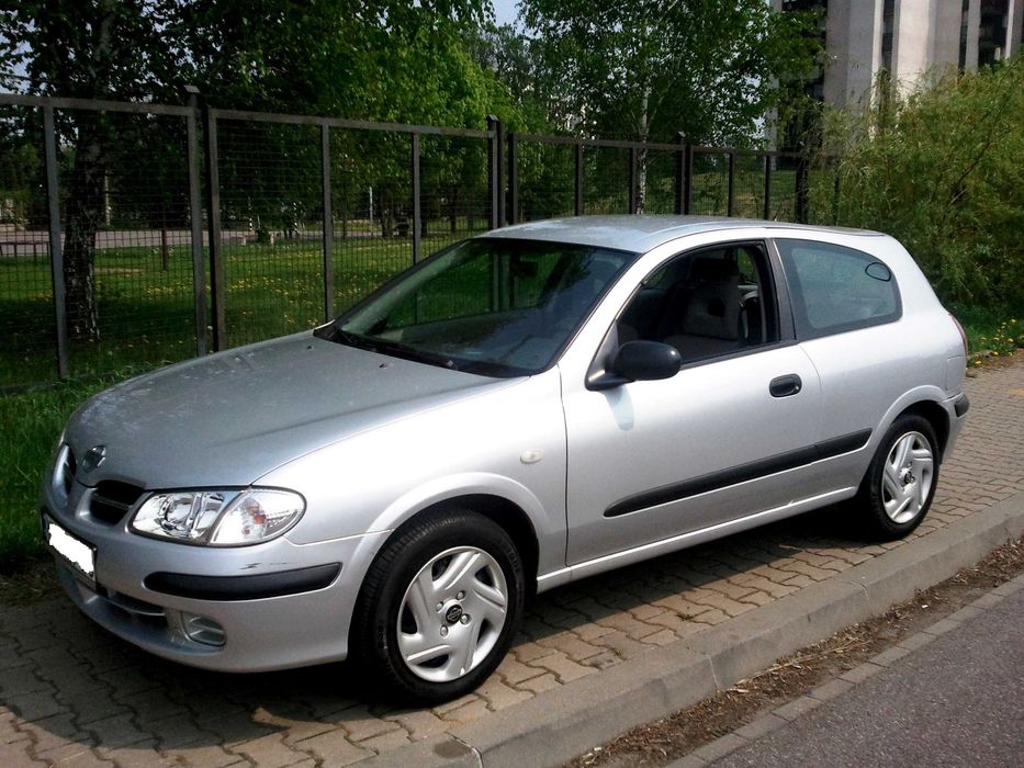 Nissan Almera 1,5  mały przebieg 2000 r.