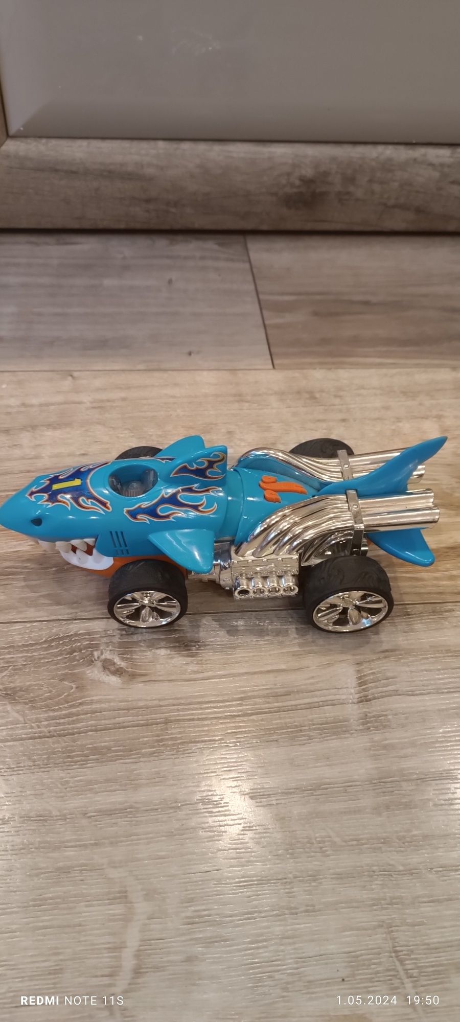 Hot Wheels interaktywne autko - rekin