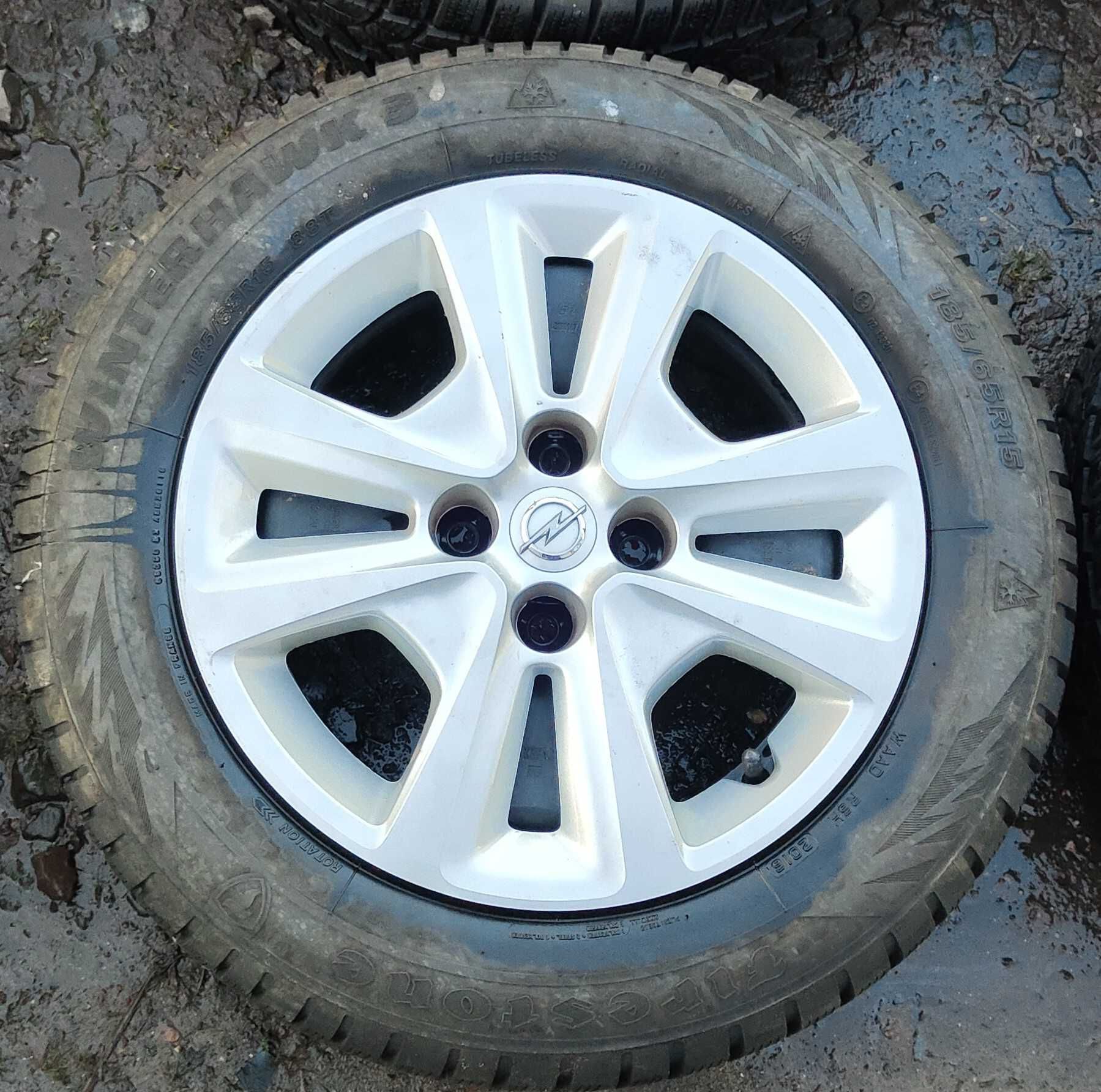 Felgi stalowe strukturalne Opel Corsa DE 4x100 6Jx15 IS39 TPMS Kołpaki