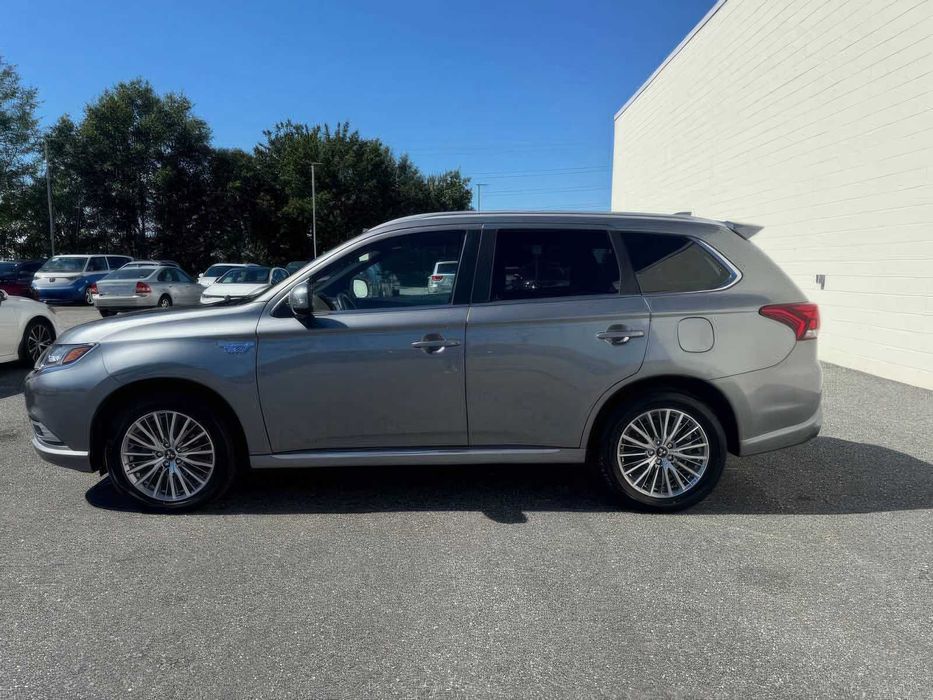 Mitsubishi Outlander PHEV SEL      2020
