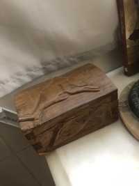 Pequena caixa em madeira (antiguidade)