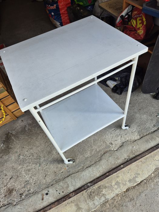 Stolik metalowy duży