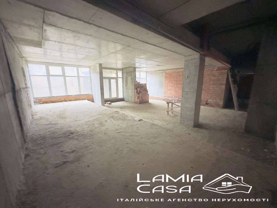 Продаж комерційного приміщення в новобудові по Руській
