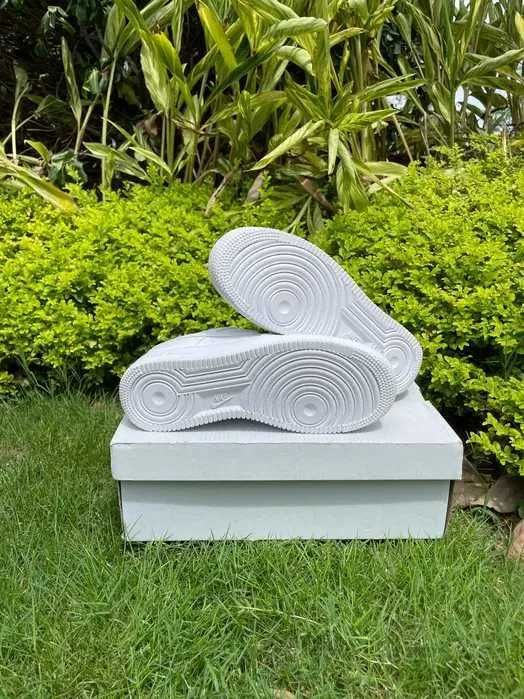 Nike_Air_Force_1_Low_'07_White R.39