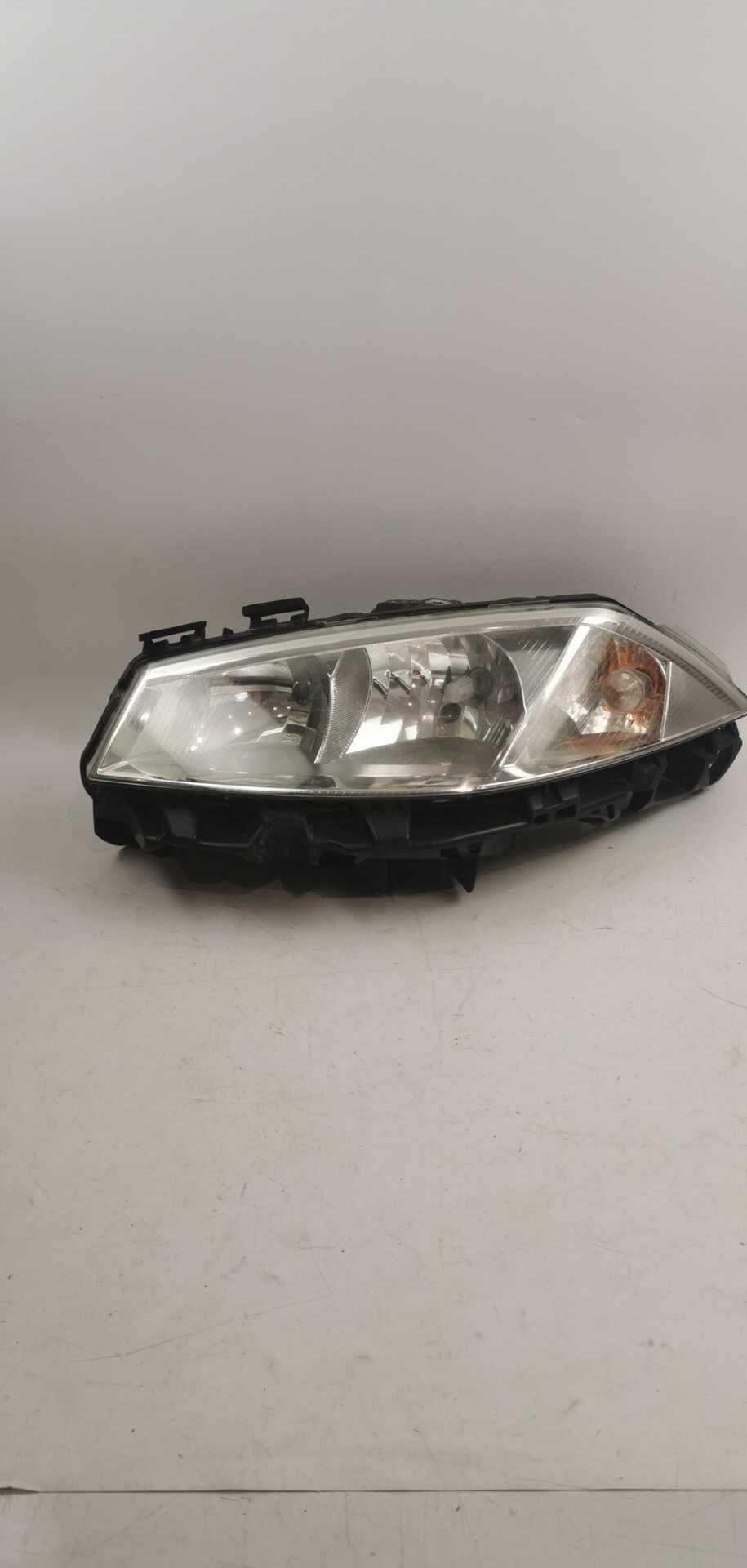 Lampa lewa Renault Megane 2 II przednia przód 2003