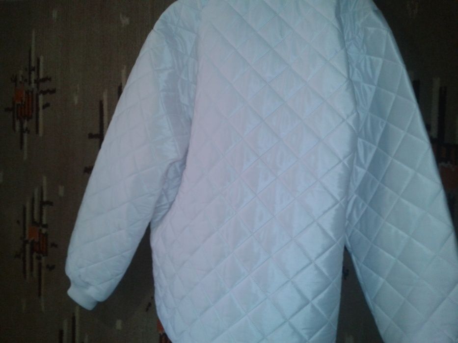 Красивая женская куртка