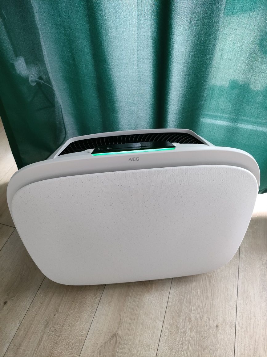 Oczyszczacz powietrza AEG z WiFi miernik PM 1 2.5 10 gwarancja
