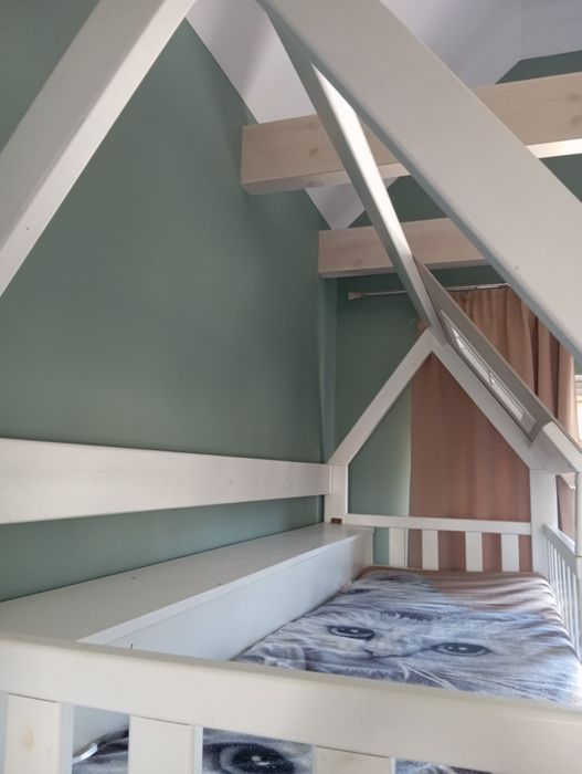 Piętrowe łóżko - domek