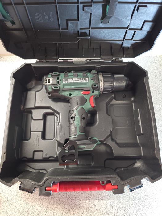 Aparafusadora 20v com acessórios parkside