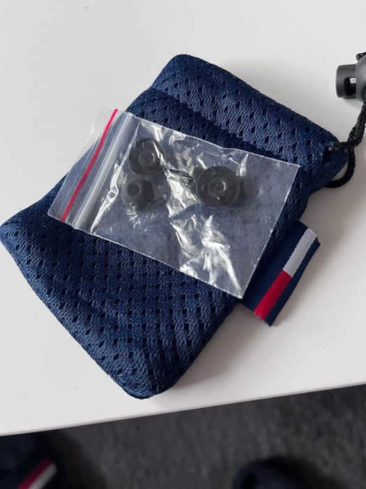Sluchawki air pods tommy hilfiger