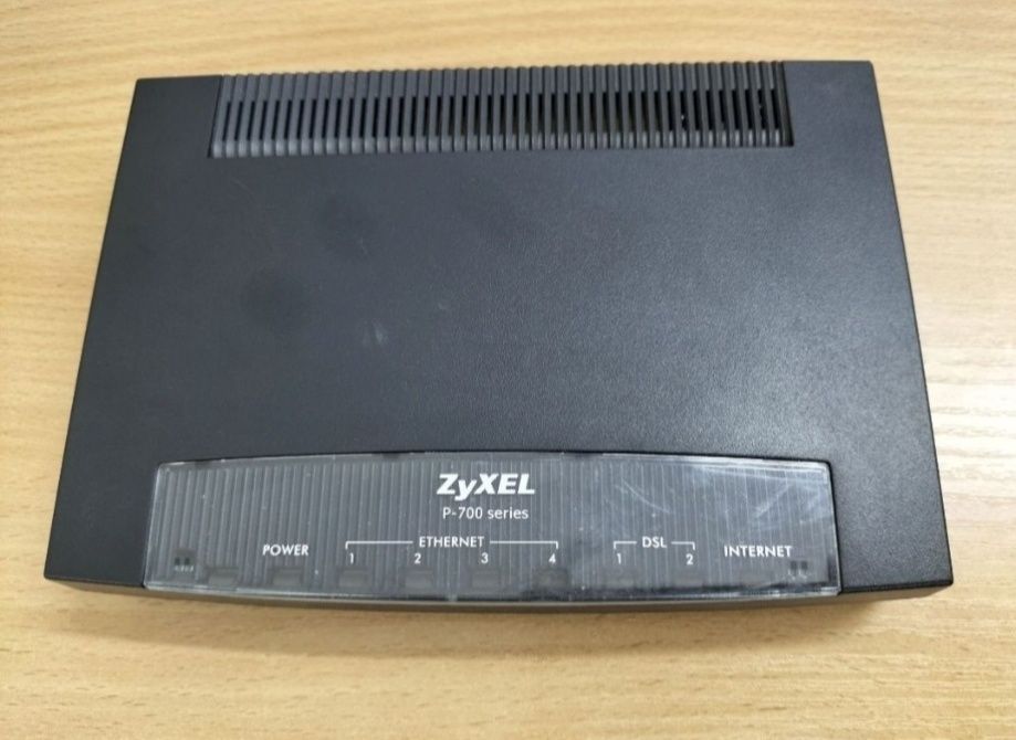 Пропоную модем-маршрутизатор ZyXEL P-793H v2