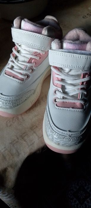 Продам нові хайтопи на дівчинку
