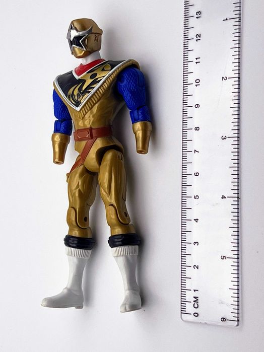 Gold Ranger (Ranger Dourado) Figura de Ação Super Ninja Steel (Bandai)