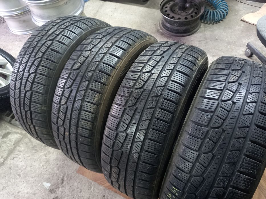 Продам Шини 235 65 17 Нокиан