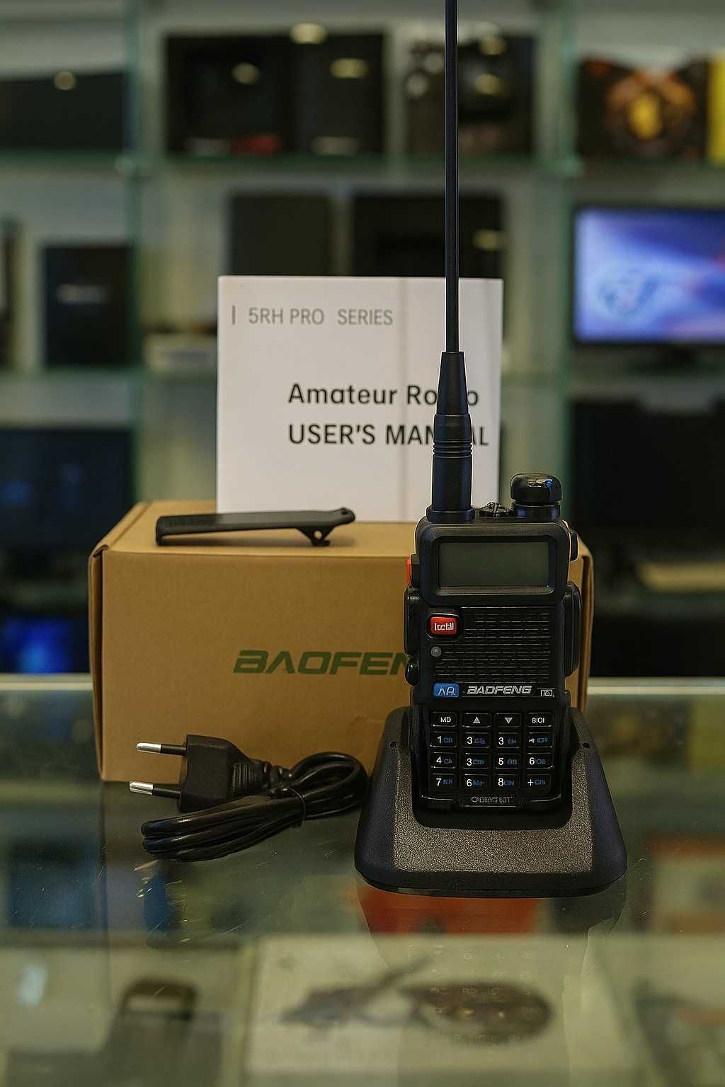 Walkie Talkie - Baofeng 5RH Pro Series - Novo!!