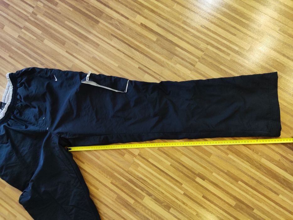 Oryginalne spodnie dresowe Nike rozmiar M nieużywane