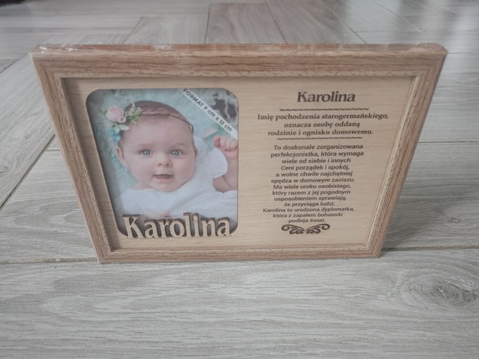 Ramka z imieniem dziecka 9 cm x 13 cm Karolina