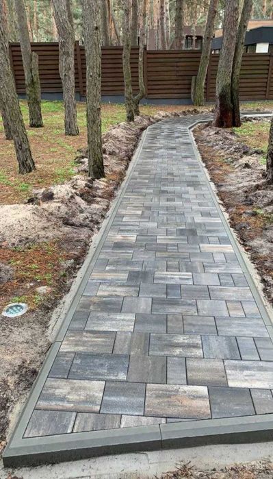 Укладання тротуарної плитки. послуга ВСЕ ПІД КЛЮЧ  різні об'єми