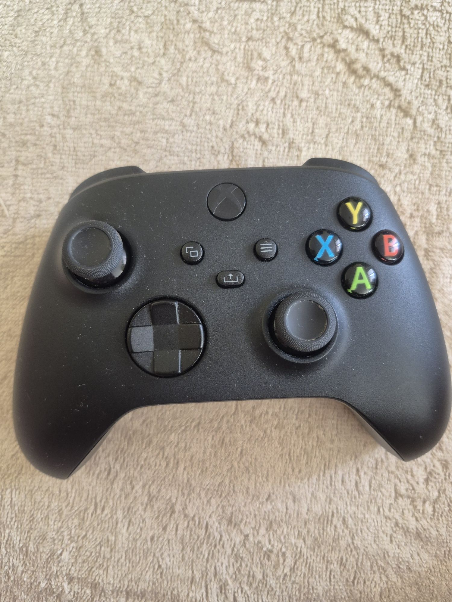 Pad do Xbox One SeriesX/S czarny oryginalny, model 1914 w pudelku