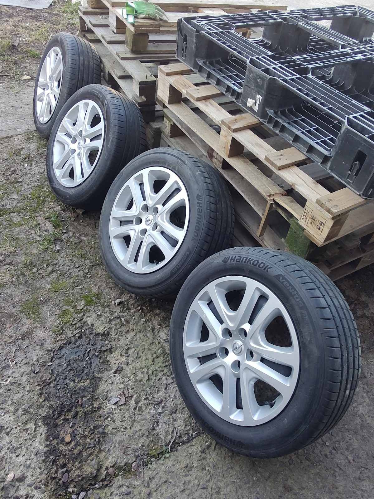 Колеса R16 205/55 5x105 (диски + шини) з датчиками тиску для Opel