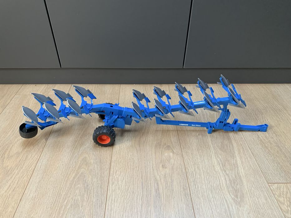 Witam. Sprzedam pług bruder