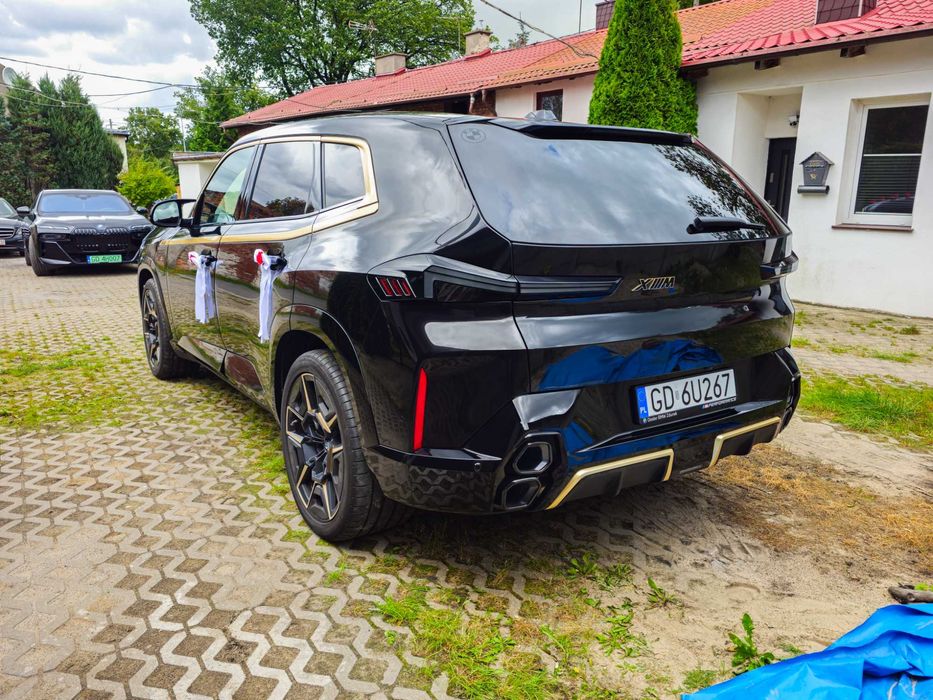 Luksusowy przewóz BMW XM 748 KM - ślub, eventy, VIP transport