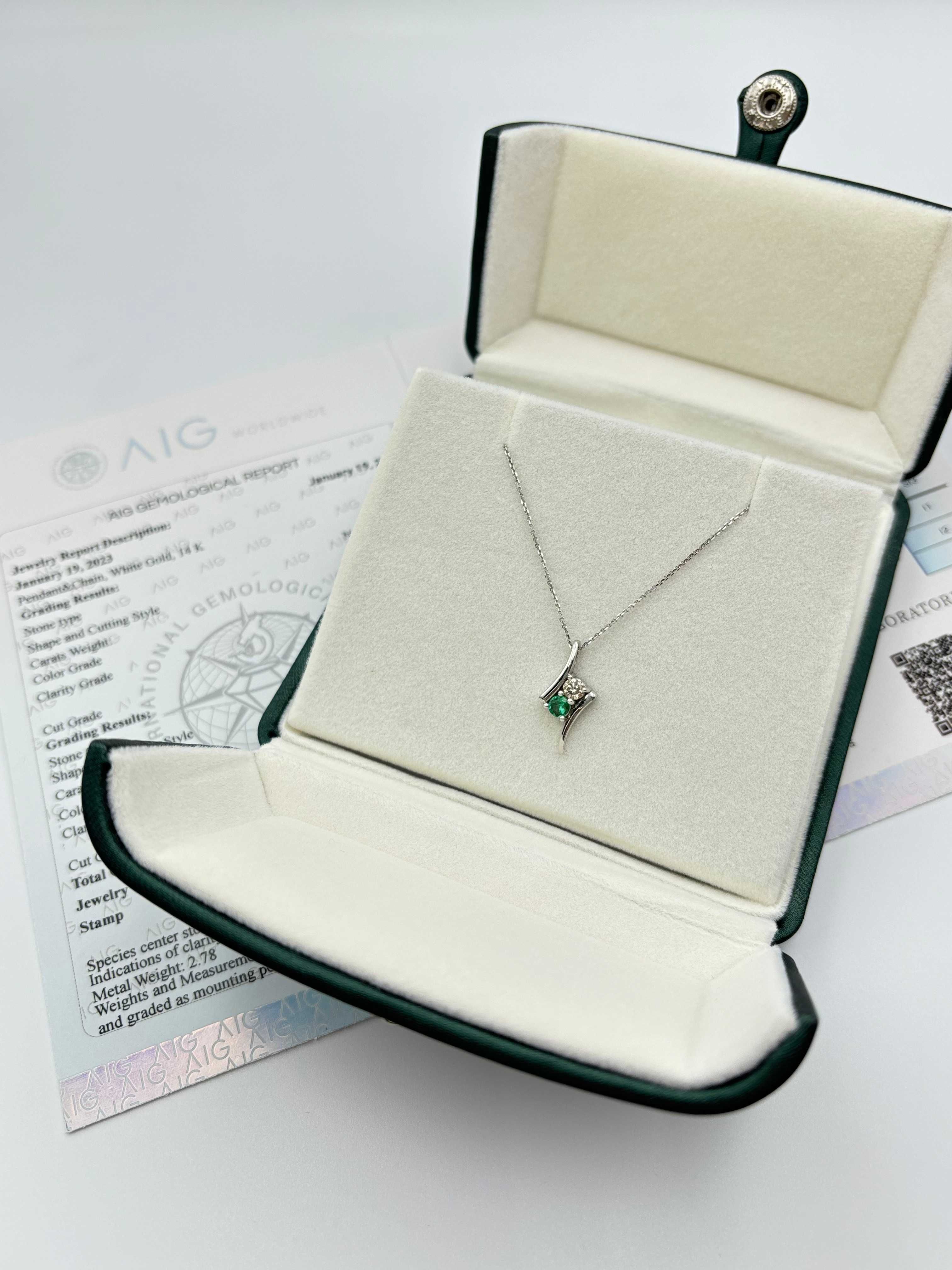 Złoty 585 naszyjnik z naturalnym brylantem 0,19ct i szmaragdem prezent
