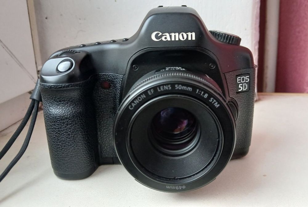 Canon 5d повнокадровий фотоапарат