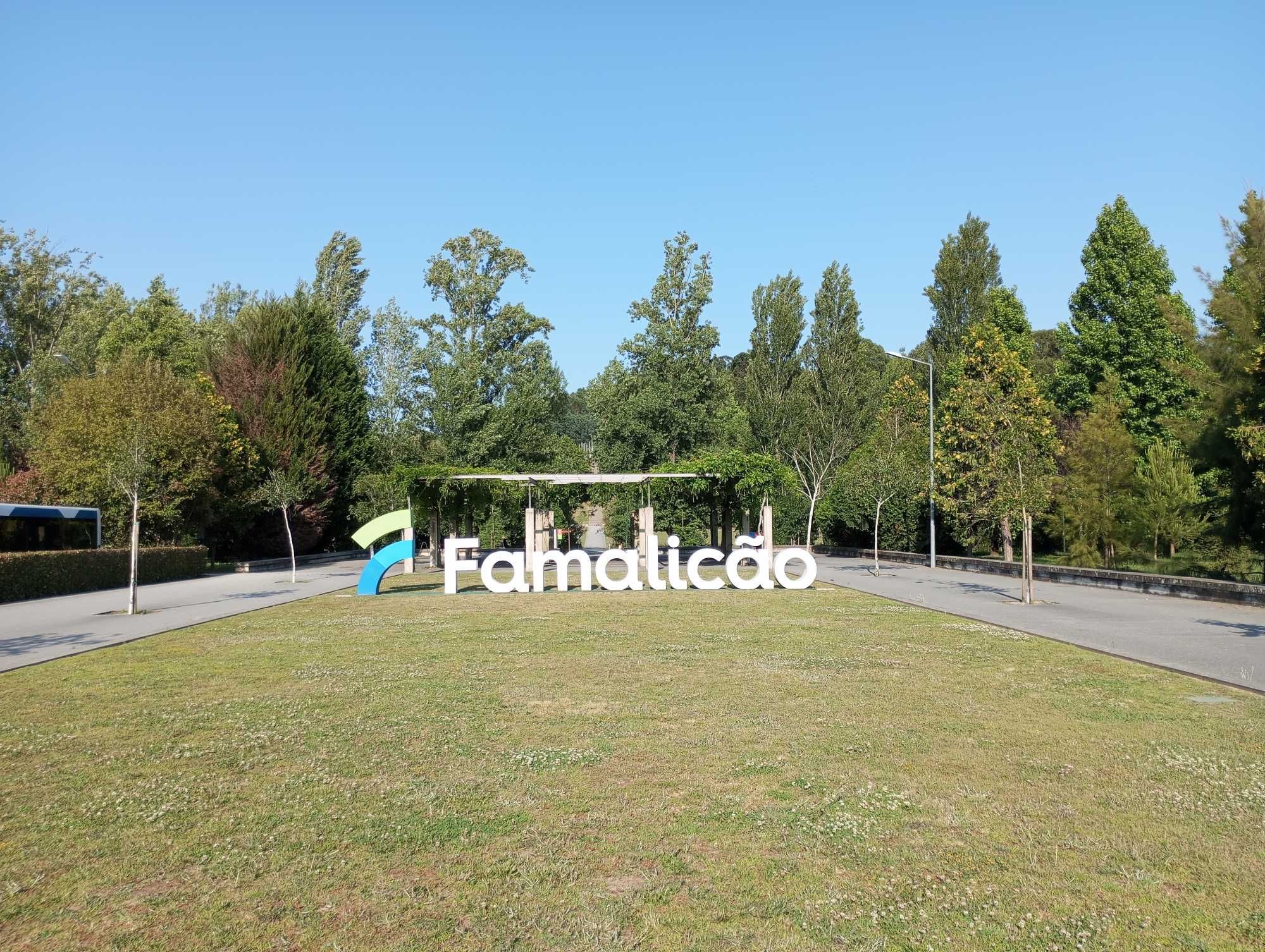 Arrenda-se Quarto mobilado no centro de Famalicão