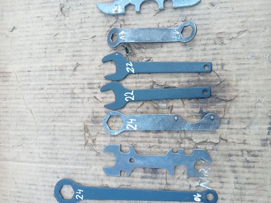 Stare nietypowe klucze z epoki PRL