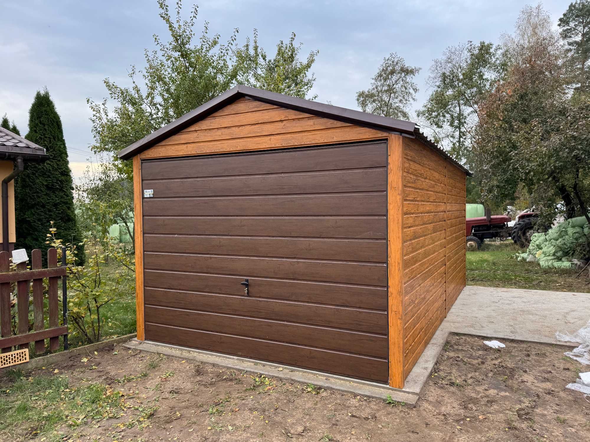 Garaż blaszany 3x5m, dwuspadowy, złoty dąb + orzech, blachodachówka