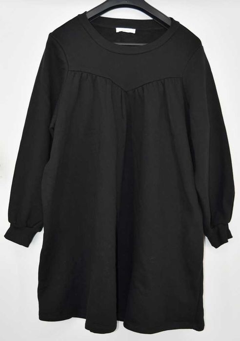 Gruba dresowa sukienka na polarku Reserved L