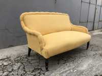 Elegante sofá do sec XIX , estilo romantico com rodízios em latão