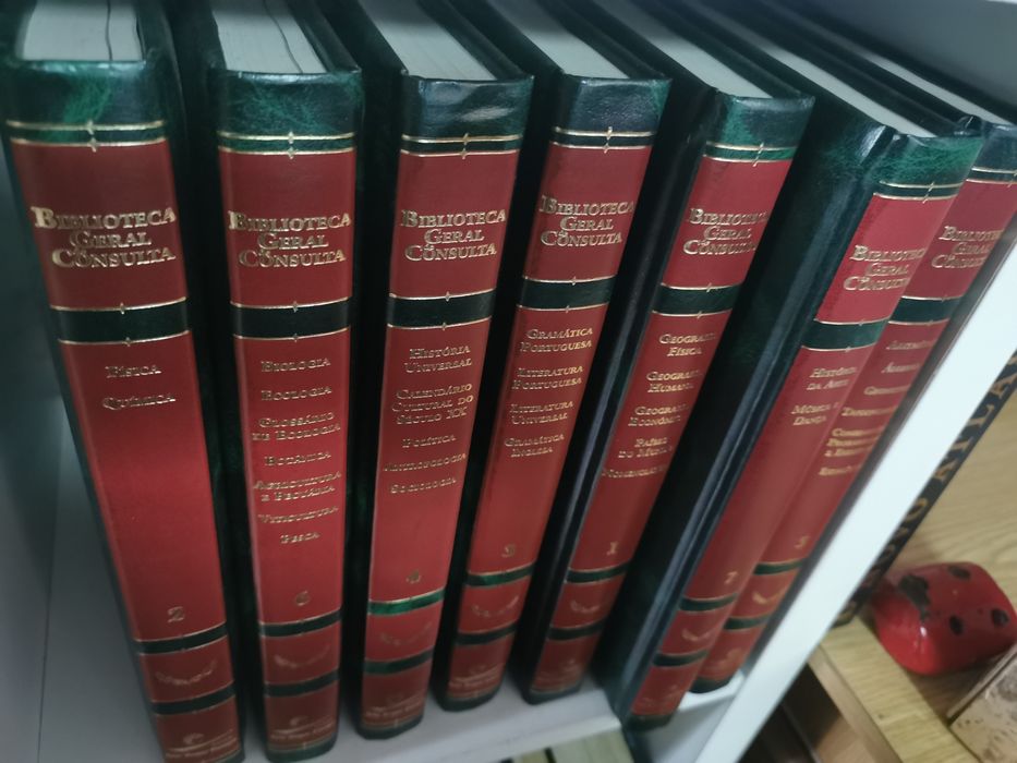 Sete livros de Consulta.