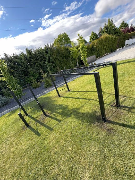plac do ćwiczeń, siłownia ogrodowa, drążki