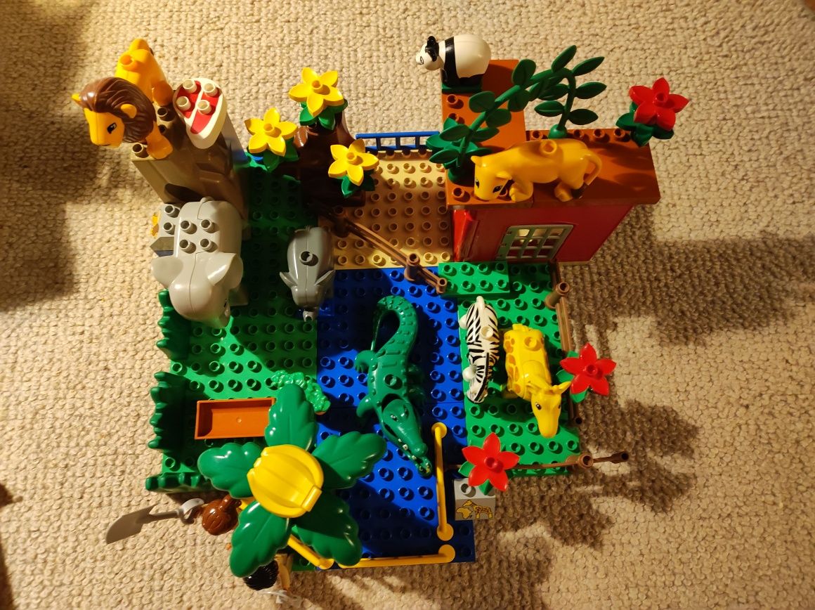 Duże zoo LEGO Duplo oraz duży zestaw klocków z domkiem