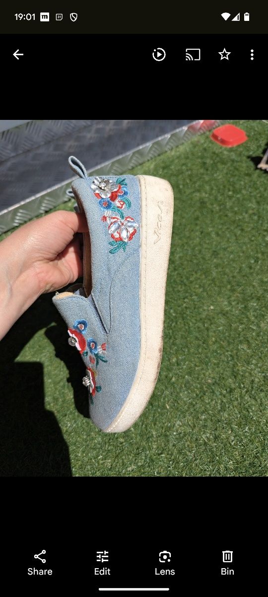 Trampki wzór wyszywane kwiaty jeans Vices 38 slip on wsuwane