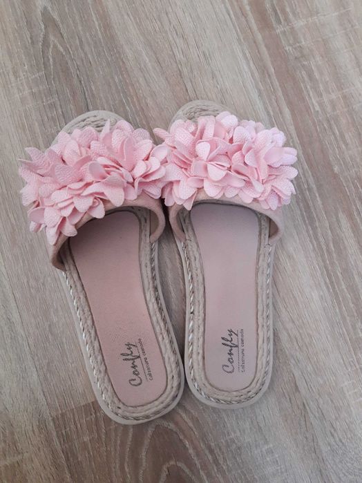 Klapki Phaelithoe Renee 38 z różowymi kwiatami